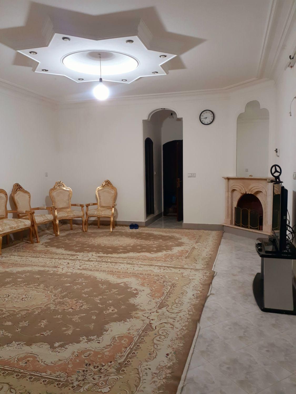 ۹۰متر یک خواب دارای پارکینگ نزدیک مرکز شهر|اجارهٔ کوتاه‌مدت آپارتمان و سوئیت|قم, صفائیه|دیوار