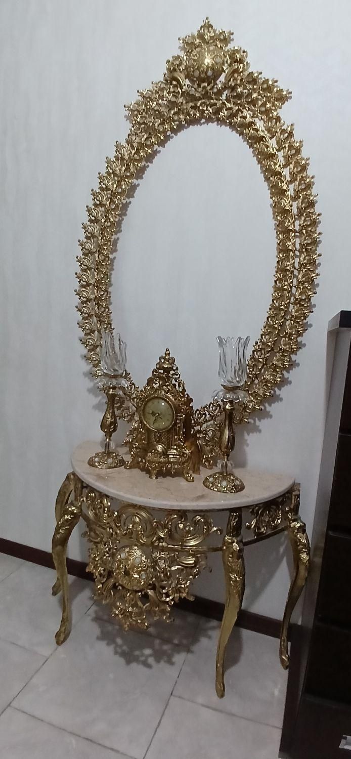 فروش یک عدد میز تلویزیون ویک عدد آیین وکنسول برنج|مبلمان خانگی و میز عسلی|شاهدشهر, |دیوار