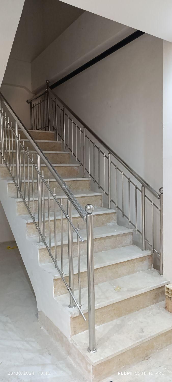 خدمات ونصب نرده های استیل وآلومینیوم|خدمات پیشه و مهارت|ارومیه, |دیوار