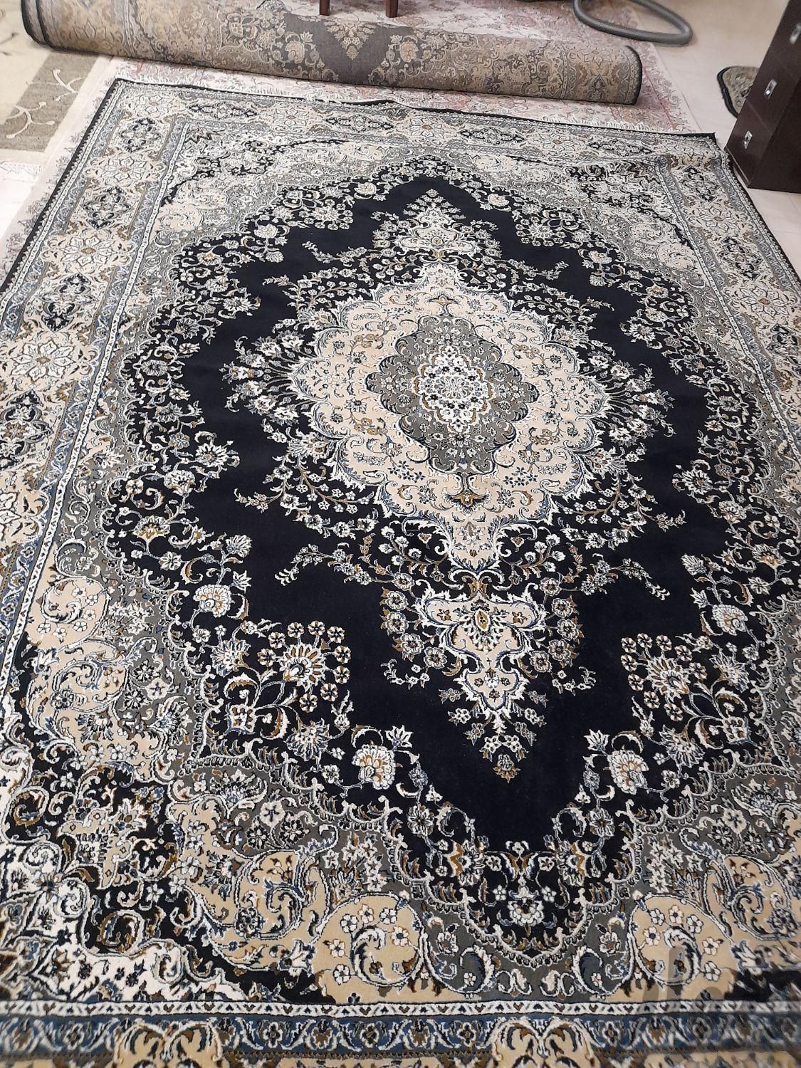 فرش مشهد زمینه سرمه ای زیبا|فرش|کلارآباد, |دیوار