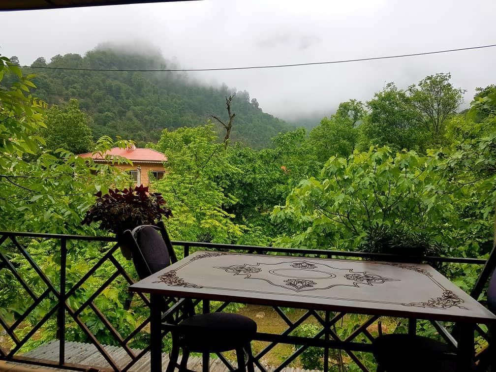 ویلا چوبی بالکندار لب رودخونه و ویو کوه و جنگل|اجارهٔ کوتاهمدت ویلا و باغ|ماسال, |دیوار