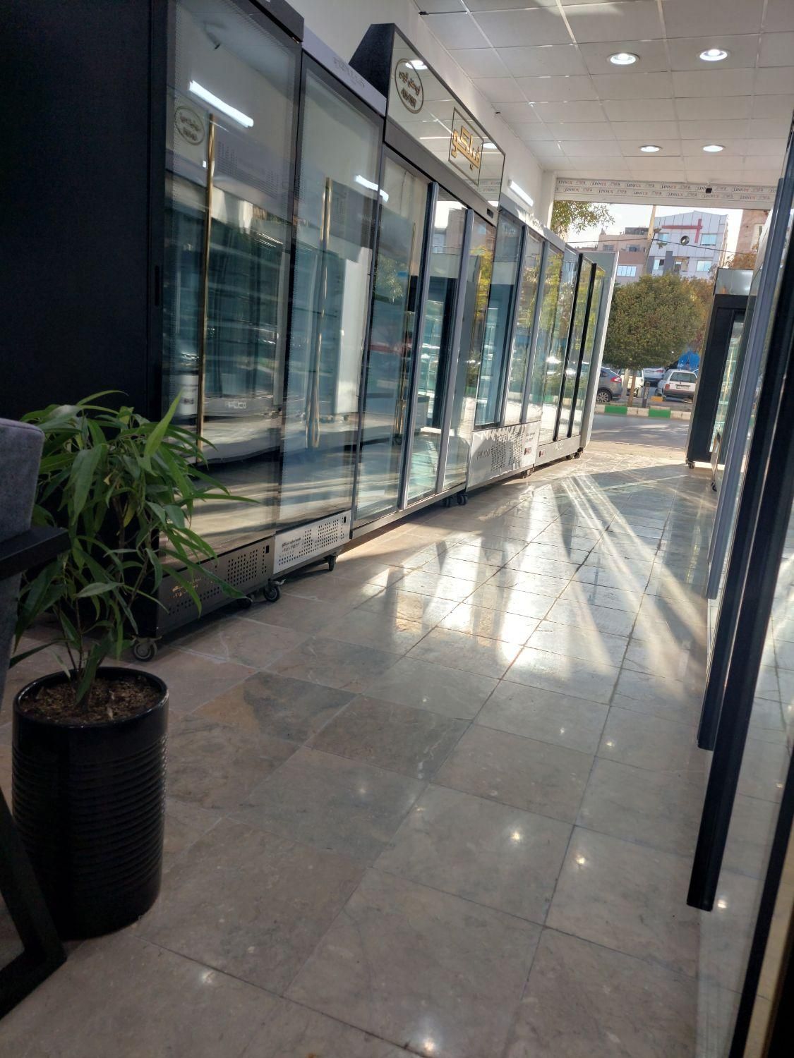 یخچال/// vafel صنعت سازه rent|فروشگاه و مغازه|مشهد, امیر|دیوار