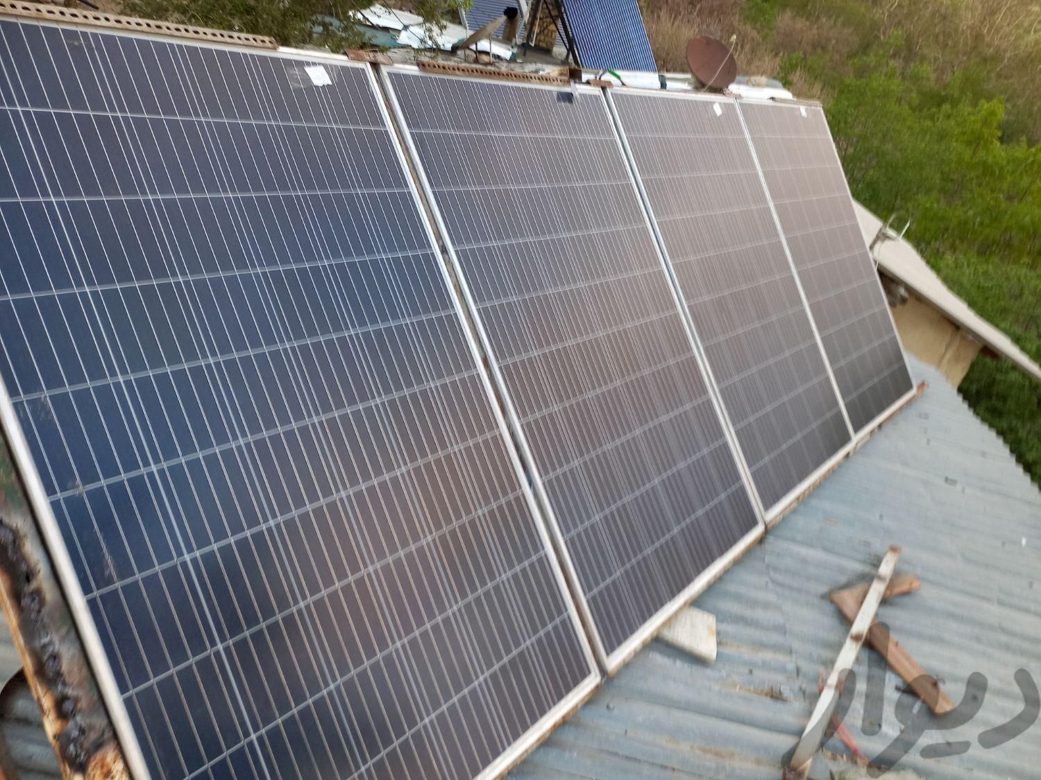 نصاب پنل های انرژی خورشیدی