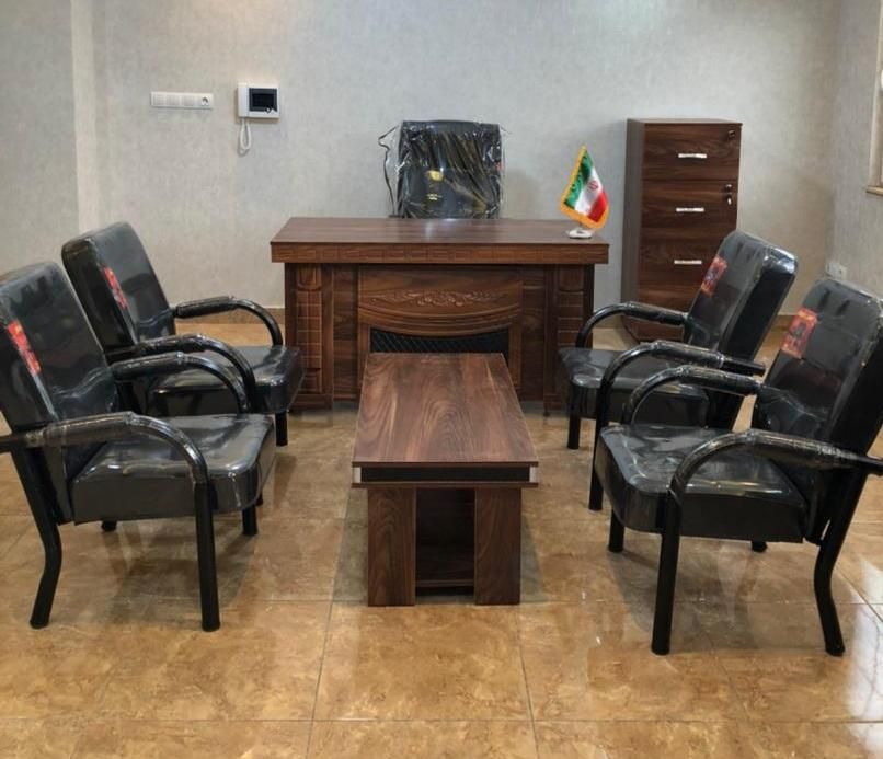 ست کامل میز صندلی اداری پک|دفتر کار|رشت, پیرکلاچای|دیوار