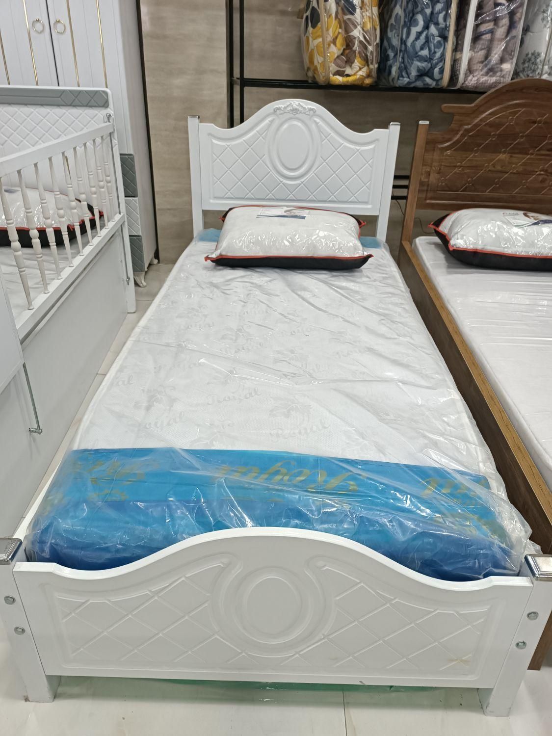 تخت جدیدشرکتی تشک رویال|تخت و سرویس خواب|رشت, استقامت ۱|دیوار