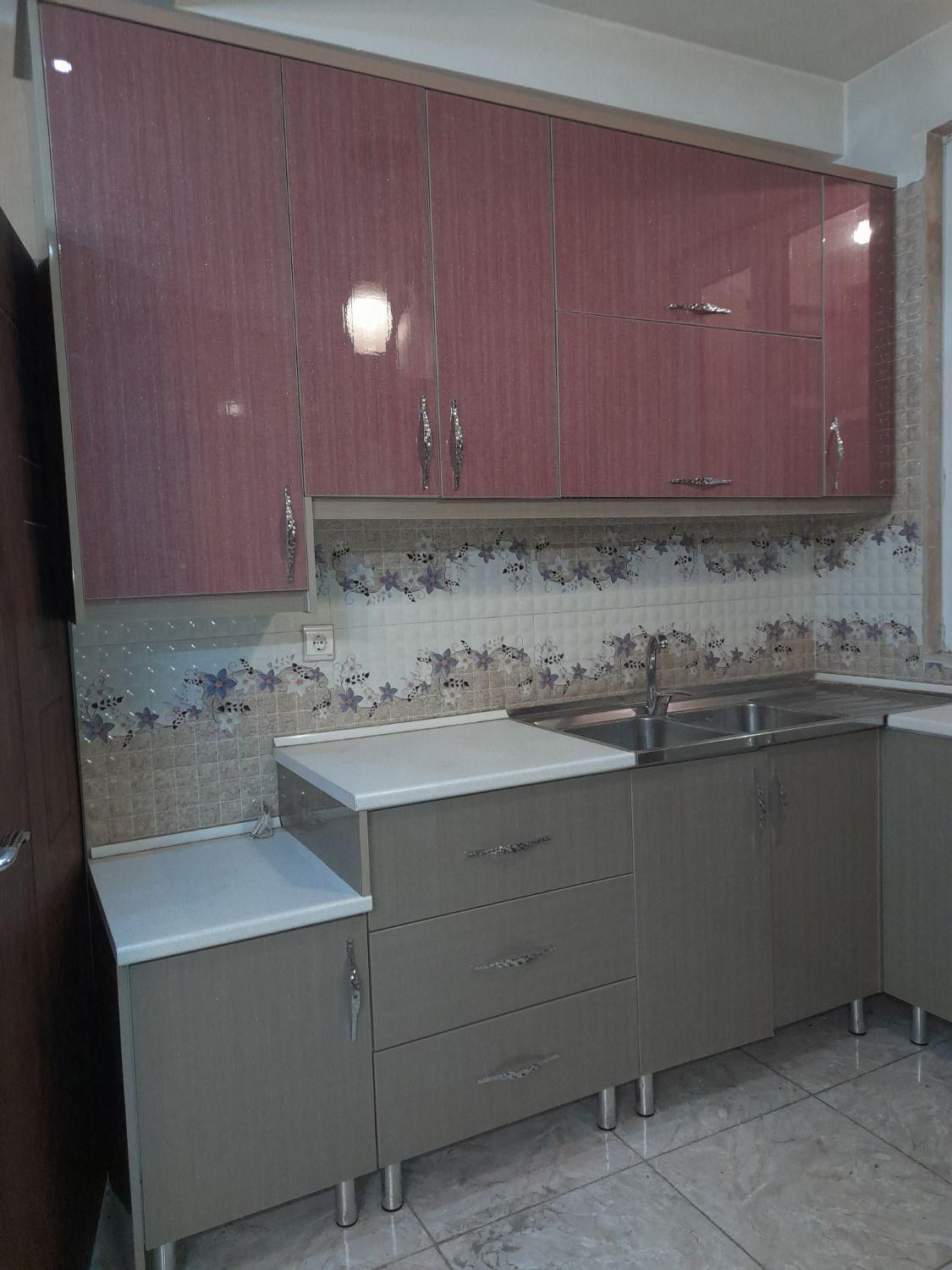6مترکابینت هایگلس براق سالم به همراه هودوگاز داتیس|مصالح و تجهیزات ساختمان|تهران, یاخچی‌آباد|دیوار