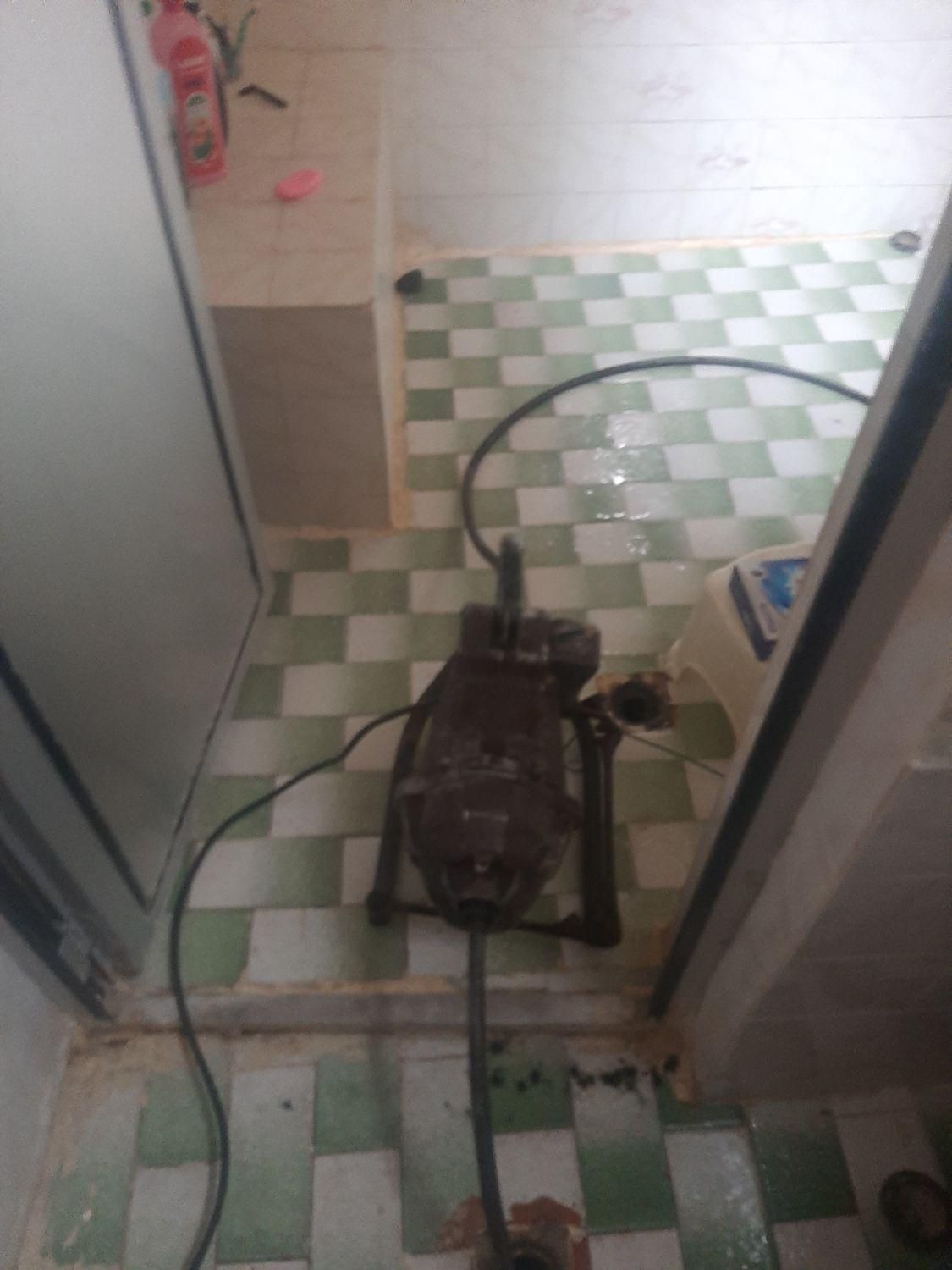 لوله بازکنی مناسب بهداشتی شبانه روزی لوله کشی|خدمات پیشه و مهارت|ارومیه, |دیوار