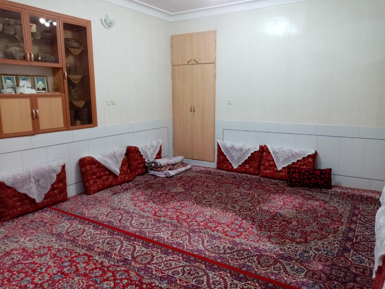 منزل نزدیک حرم با پارکینگ|اجارهٔ کوتاه‌مدت آپارتمان و سوئیت|طبس, |دیوار