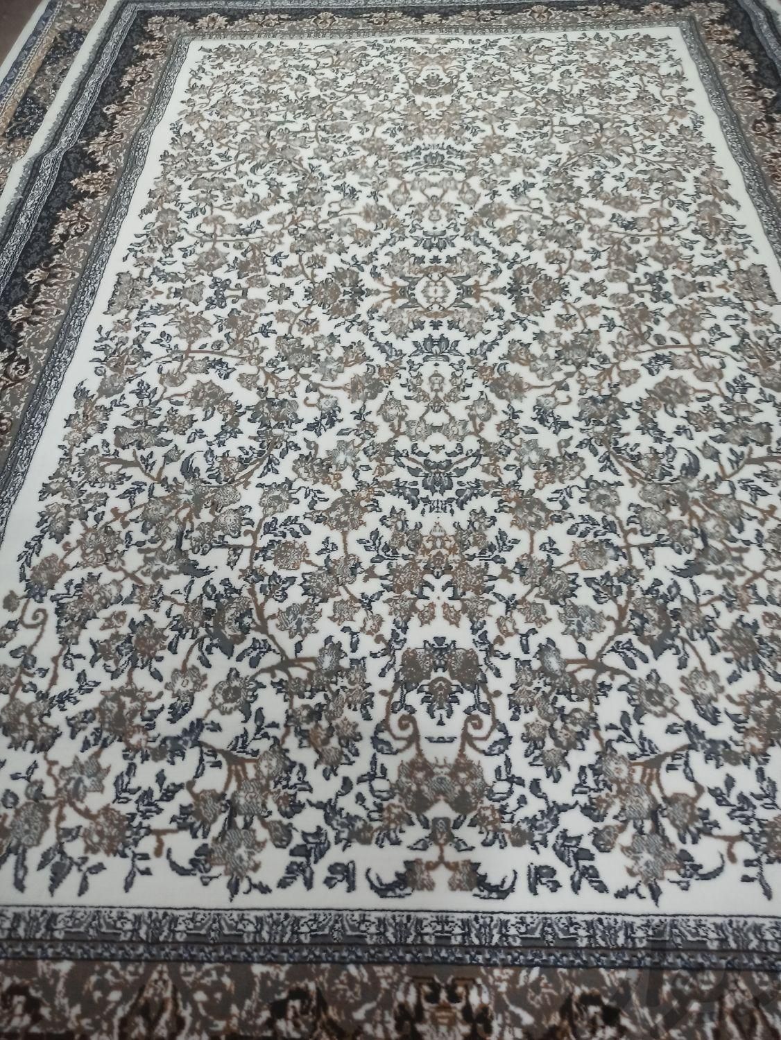 ۲تخته ۹متری فرش کرم جدید و جوان پسند|فرش|خرم‌آباد, |دیوار
