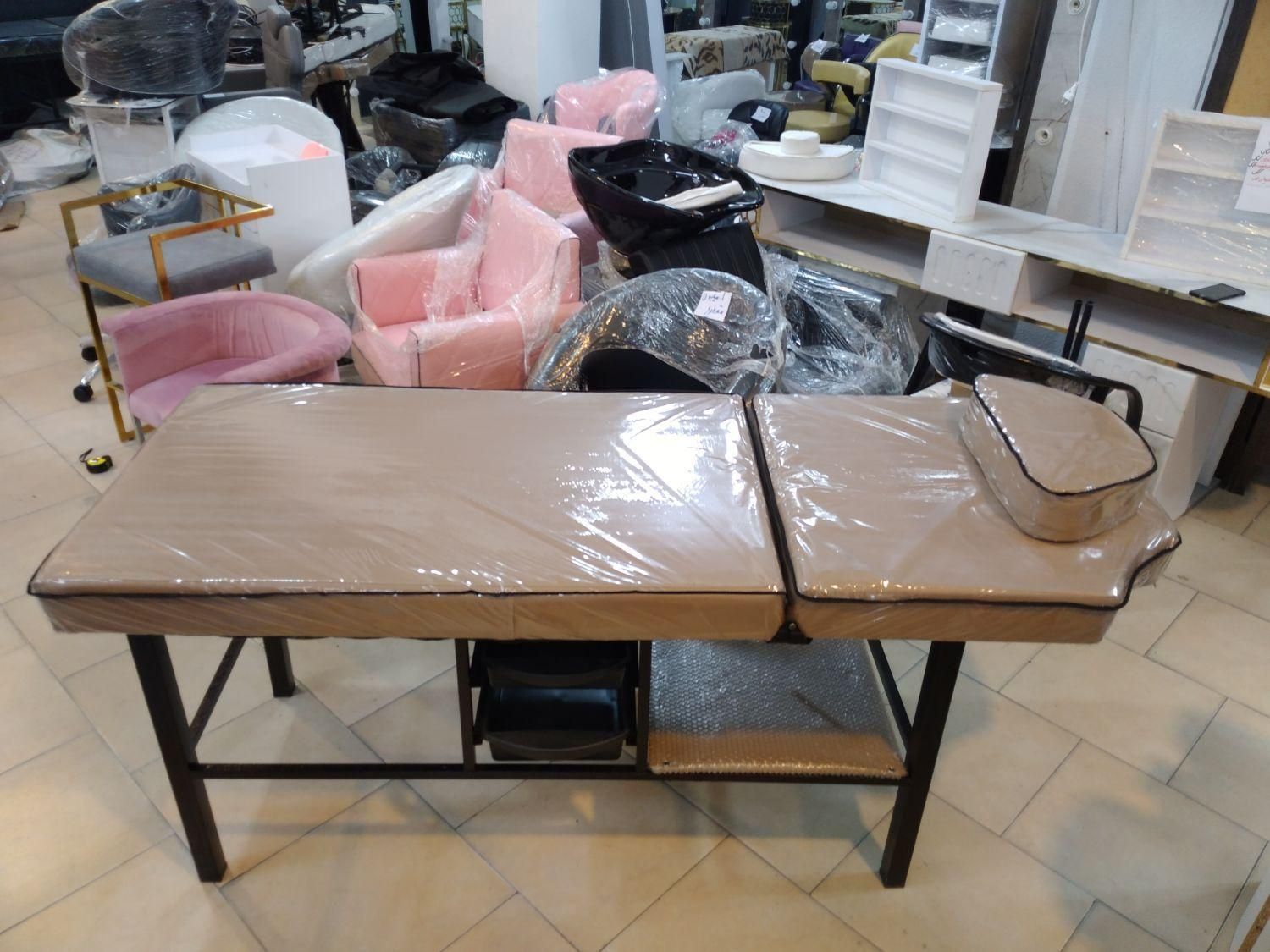 تخت اپیلاسیون تخت مژه کاری|آرایشگاه و سالنهای زیبایی|رشت, چله خانه|دیوار