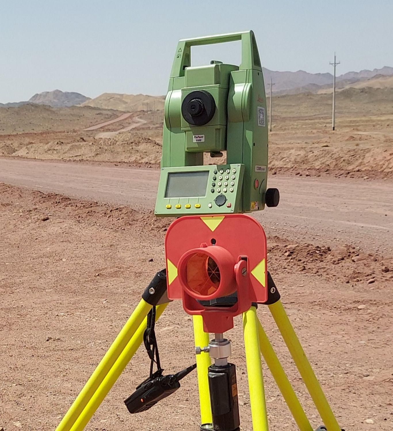اجاره دوربین نقشه برداری توتال استیشن لایکا leica|خدمات پیشه و مهارت|اصفهان, نقش جهان|دیوار
