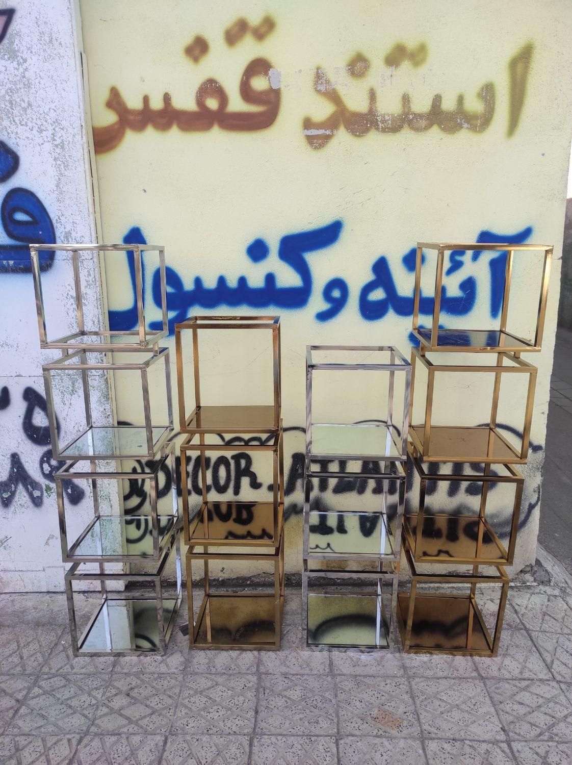 استند قفسه فلزی ویترین کنار سالنی مکعبی|صنایع دستی و سایر لوازم تزئینی|آفتاب, |دیوار