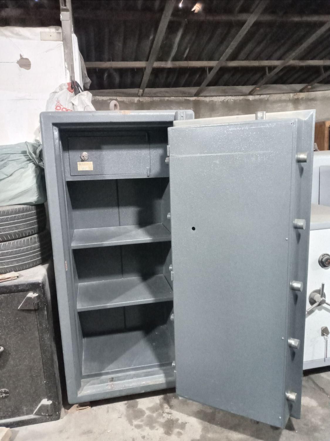 گاوصندوق کاوه ۲۰۰۰گاو صندوق طلا فروشی|ابزارآلات|تهران, خلیج فارس|دیوار