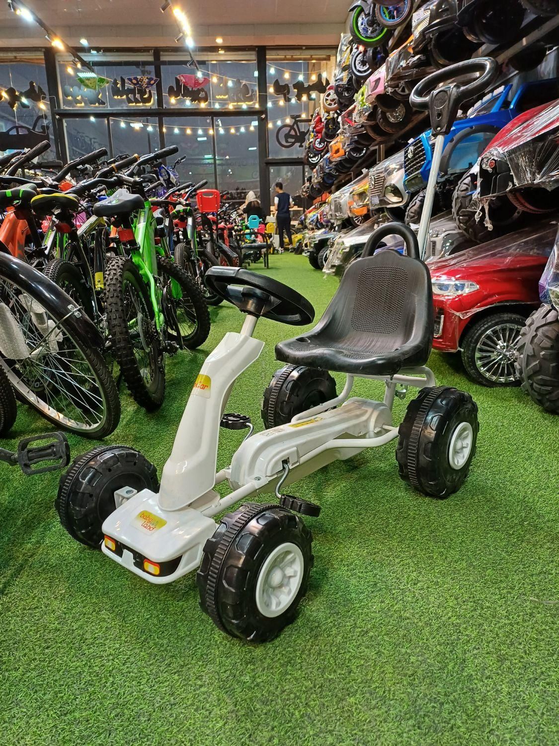 ماشین سه چرخه تاپ کارپدالی/مدل چهارچرخ زنجیری|اسباببازی بچه|مشهد, توس (بلوار توس)|دیوار