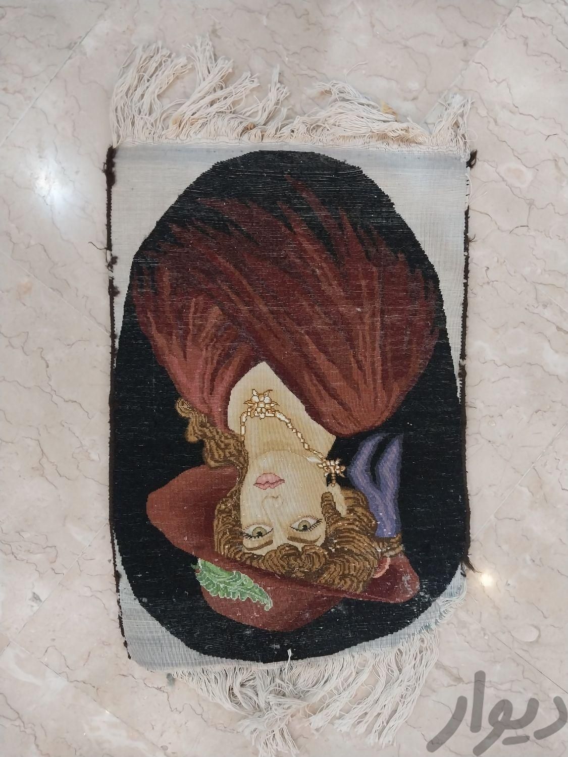 فرش دست بافت طرح چهره نوع بافت کرک اصل تبریز|تابلو فرش|تهران, منیریه|دیوار