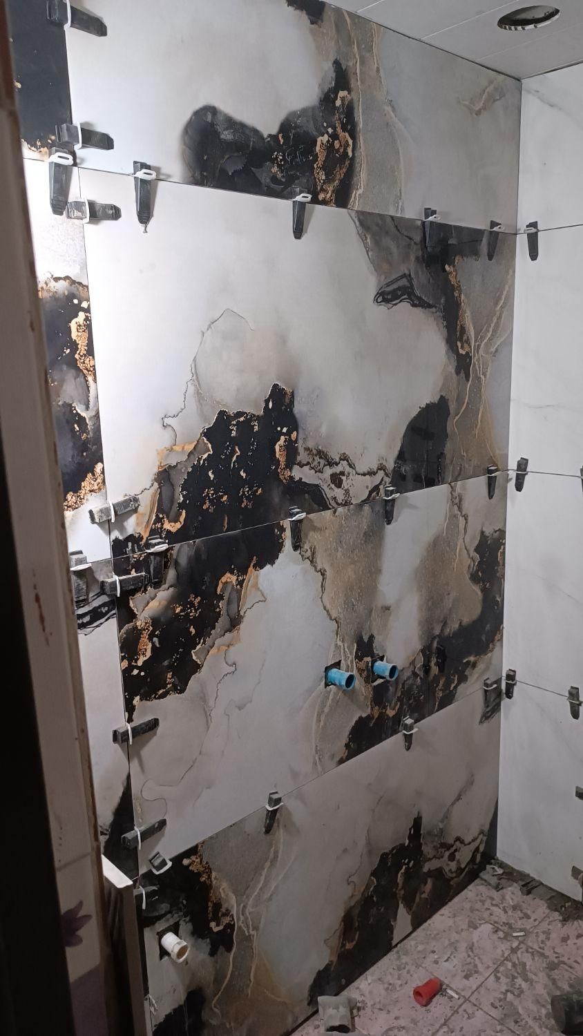 نصب انواع کاشی و سرامیک فقط چسبی|خدمات پیشه و مهارت|اصفهان, حسینآباد|دیوار