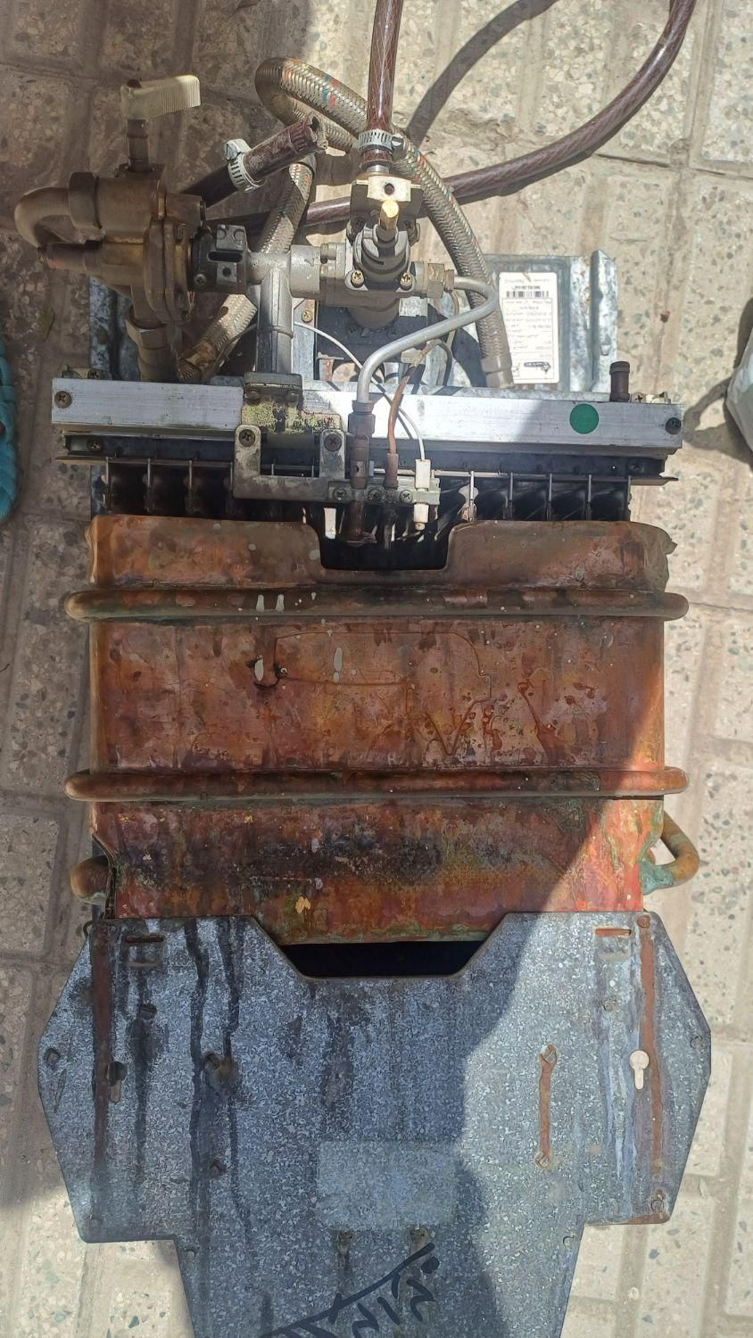 آبگرمکن بوتان B3115|آبگرمکن، پکیج، شوفاژ|کرج, شهرک وحدت|دیوار