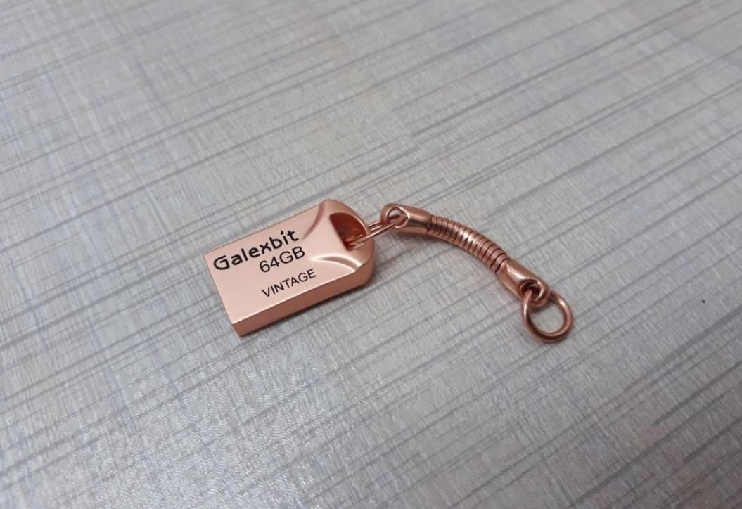 فلش گمشده64GB.به یابنده یه فلش 64GBهم وزنش هدیه|اشیا|بهبهان, |دیوار