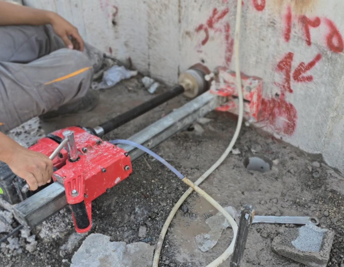 کرگیری،کاشت میلگرد و بولت،برش بتن،FRP،تخریب|خدمات پیشه و مهارت|کیش, |دیوار