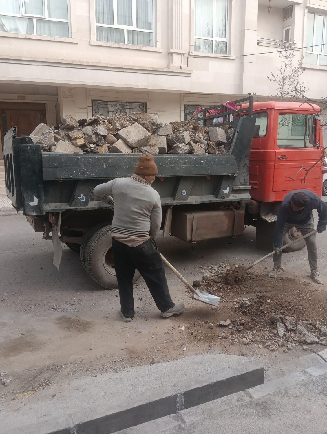 خاور حمل خاک و نخاله شن مصالح خاکبرداری دستی|خدمات حمل و نقل|مشهد, طبرسی شمالی|دیوار