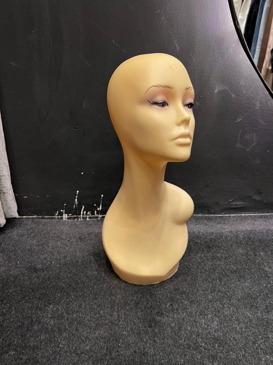مانکن سر در دو‌نوع فروشگاهی|فروشگاه و مغازه|سنندج, |دیوار