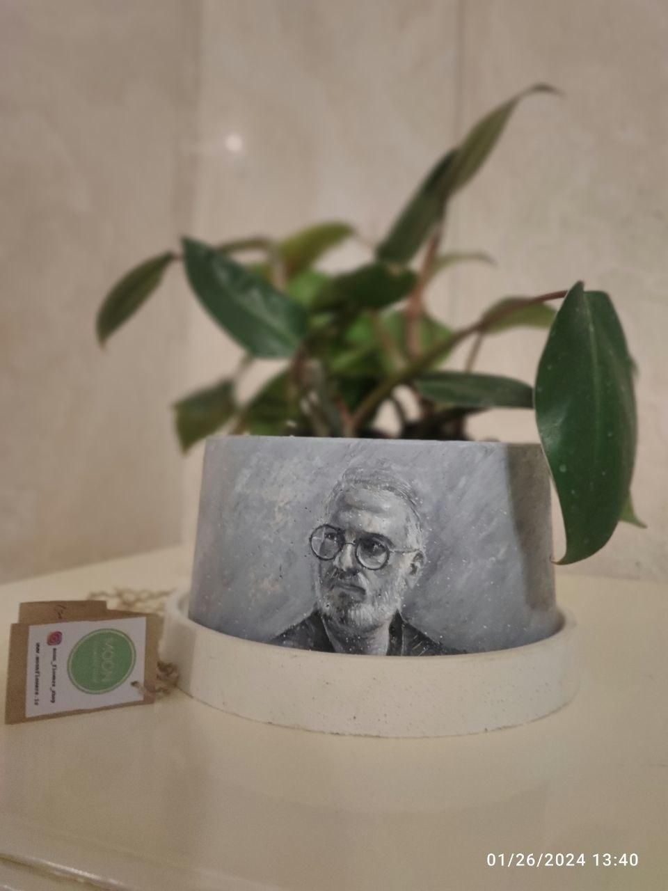 طراحی و خطاطی به صورت سفارشی روی گلدان بتنی|گل و گیاه طبیعی|تهران, ازگل|دیوار