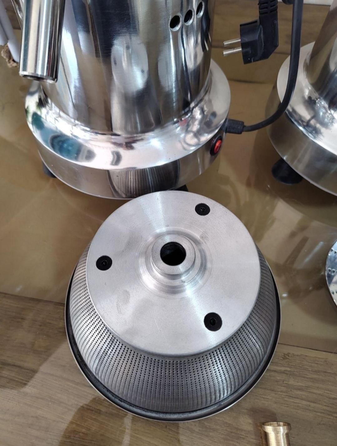 مرکز فروش آبمیوه گیری صنعتی هسته روتور آلمانی اصل|آبمیوه‌گیر و آب‌مرکبات‌گیر|شیراز, معالی‌آباد|دیوار