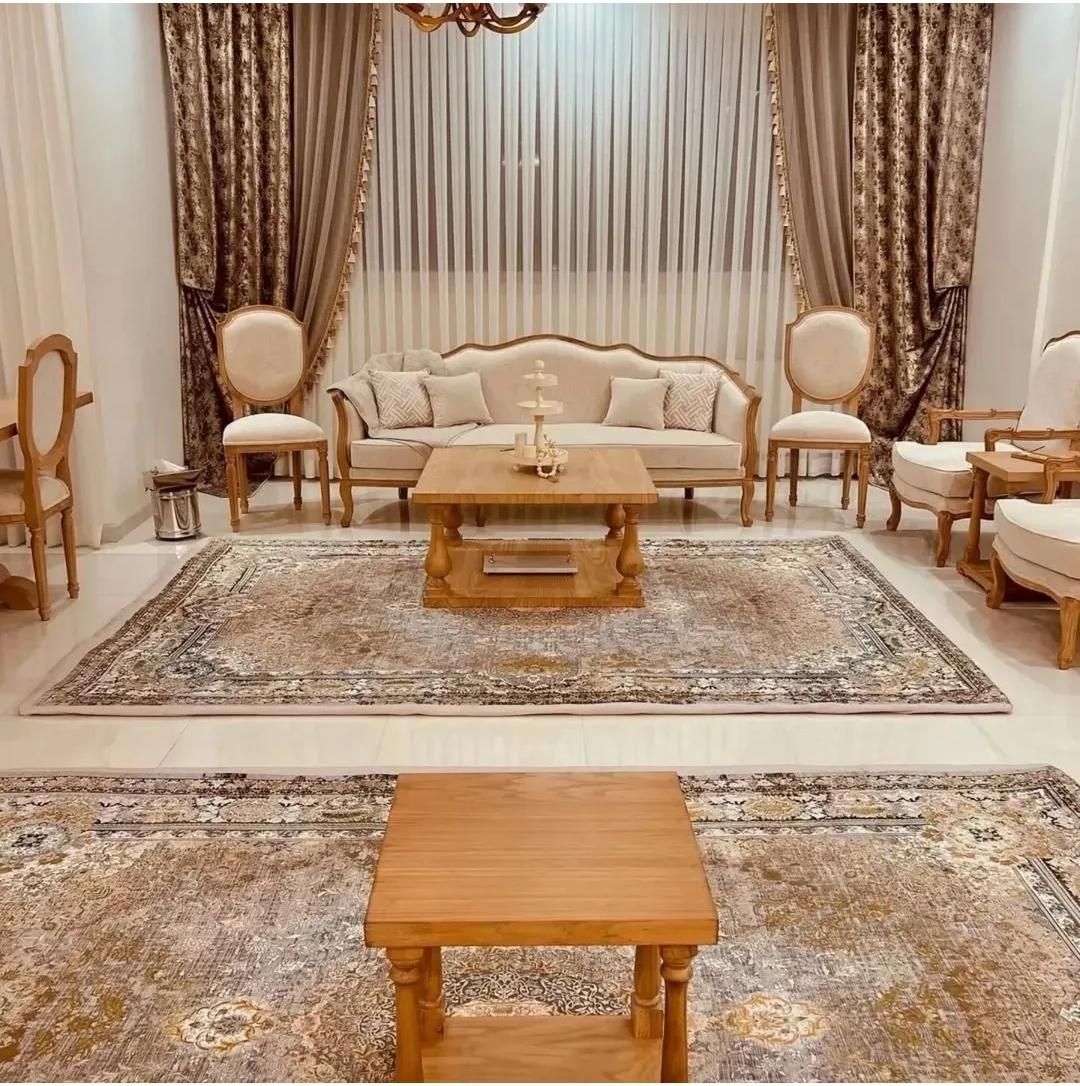 فرانسوی کووین|مبلمان خانگی و میز عسلی|تهران, باغ فردوس|دیوار