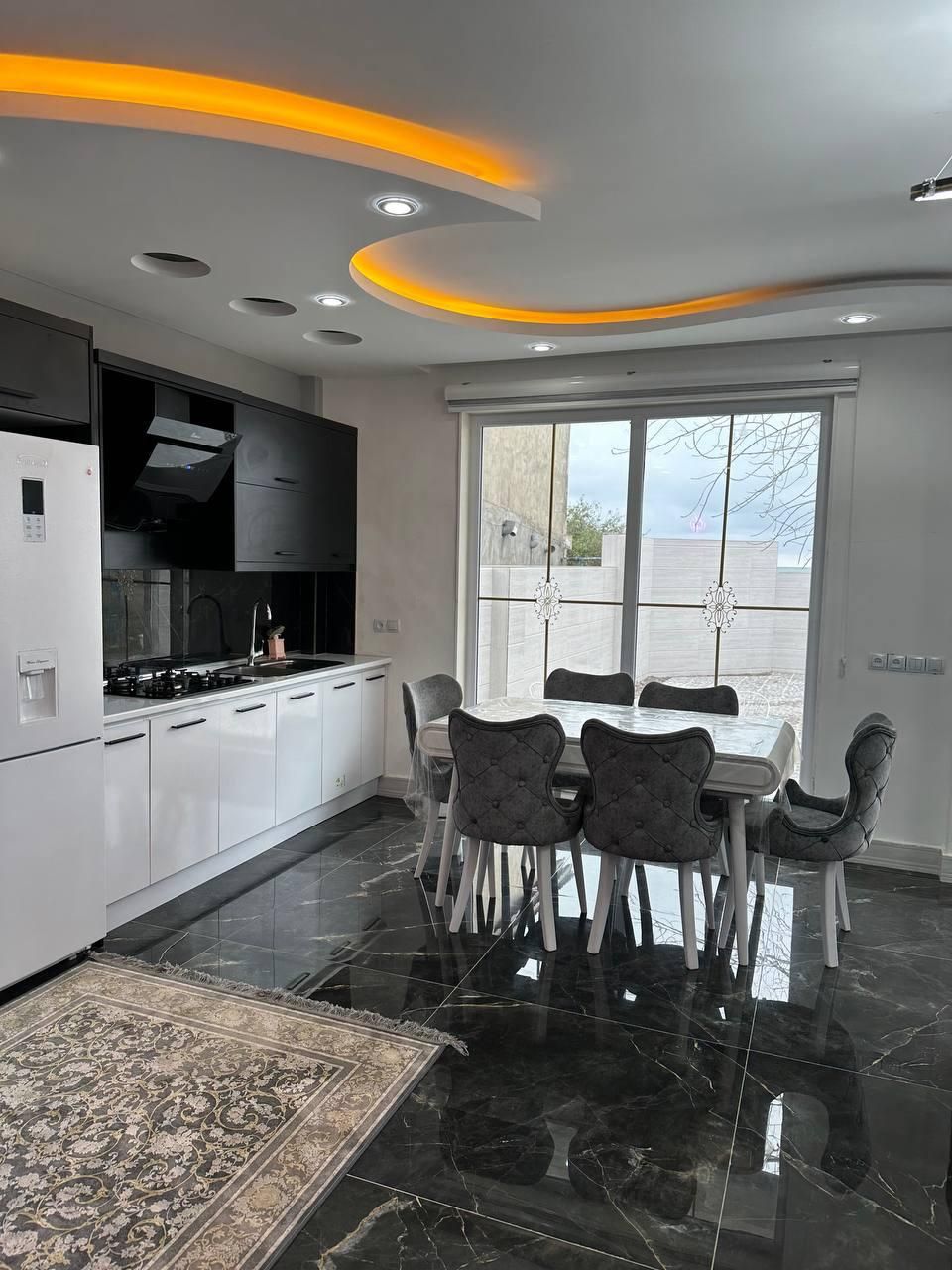 اجاره روزانه ویلاساحلی بر اول ویو دریا|اجارهٔ کوتاه‌مدت ویلا و باغ|بندر انزلی, دهکده ساحلی|دیوار