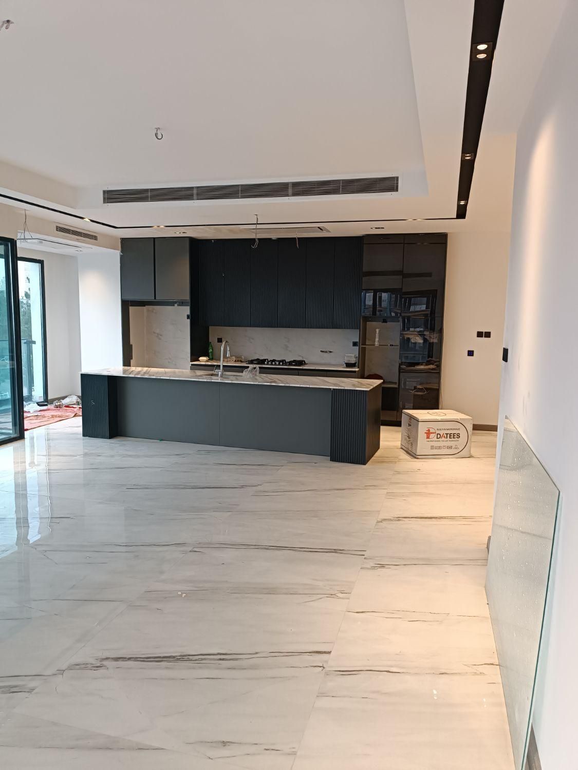 لوکس ترین برج گلزار / ۲۲۰ متر طبقه آخر نوساز