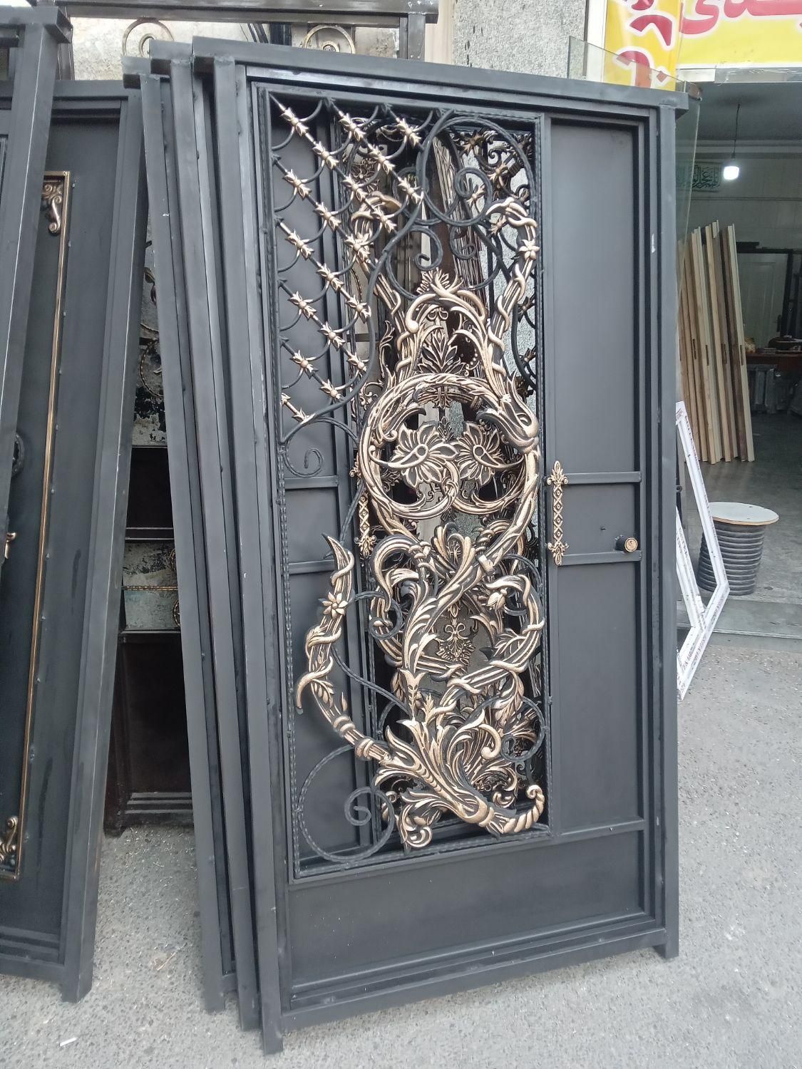 درب حیاط و پنجره عیدی کد ۱۱۰|مصالح و تجهیزات ساختمان|تبریز, |دیوار