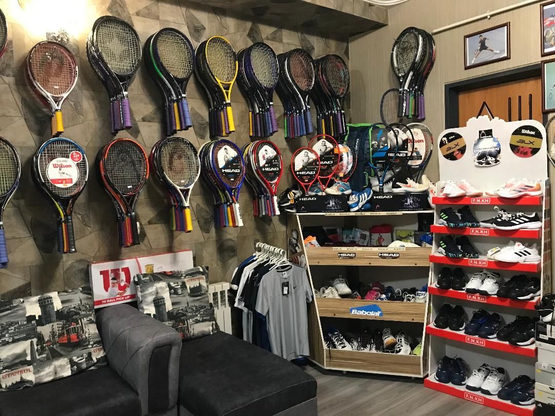 راکت و لوازم جانبی تنیس در تنیس اسپورت تبریز|ورزش‌های توپی|تبریز, |دیوار