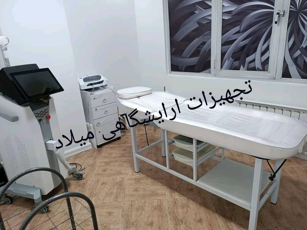 تخت . دوتیکه تاتو فشیال مژه فیبروز تزریقات ماساژj2|آرایشگاه و سالن‌های زیبایی|کرج, گلشهر|دیوار