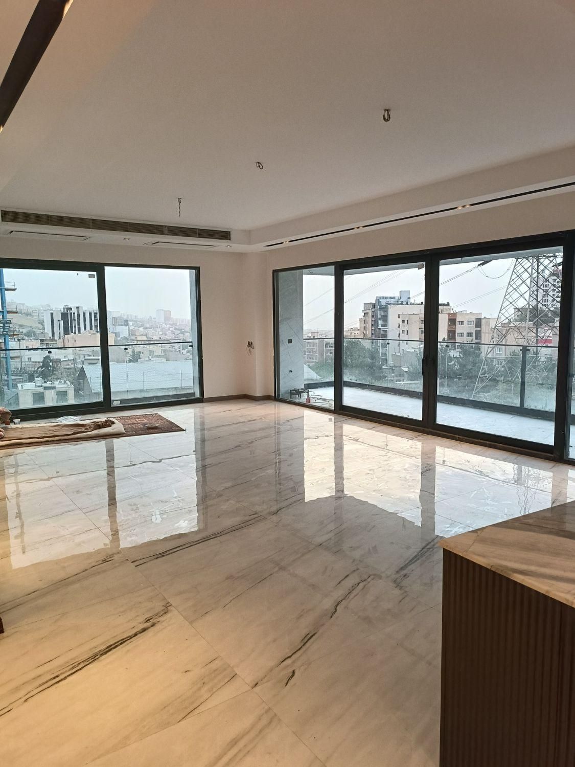 لوکس ترین برج گلزار / ۲۲۰ متر طبقه آخر نوساز