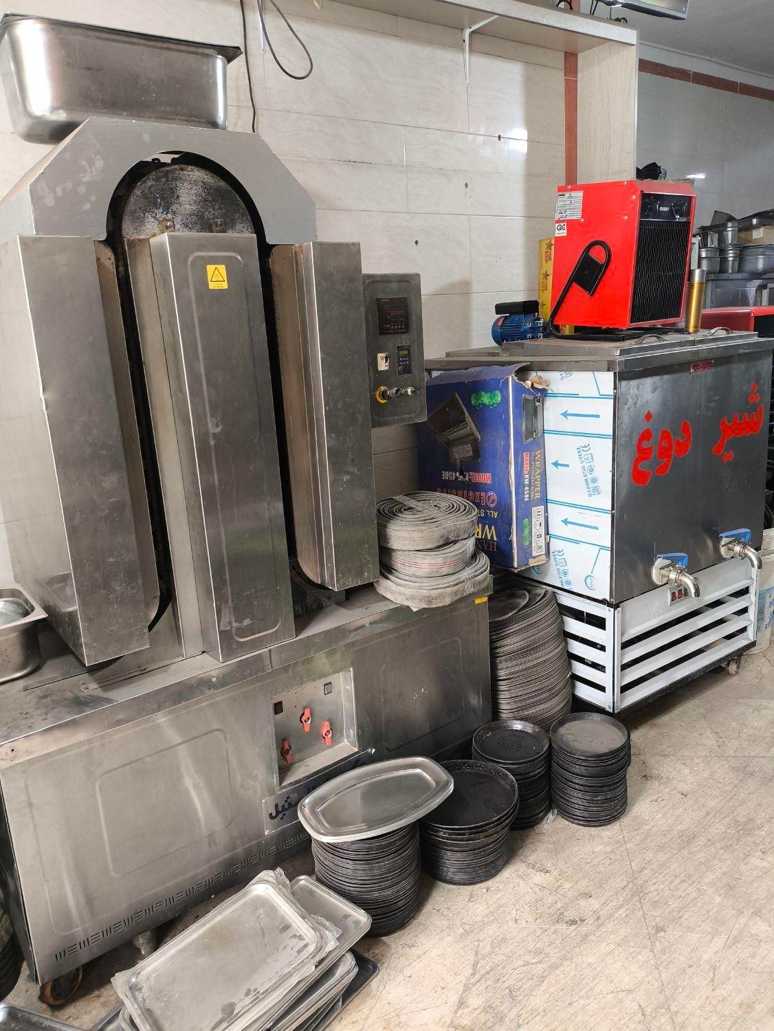 فروش و خریدار تجهیزات رستوران کافه لبنیاتی|کافیشاپ و رستوران|کرج, کوی مدرس|دیوار