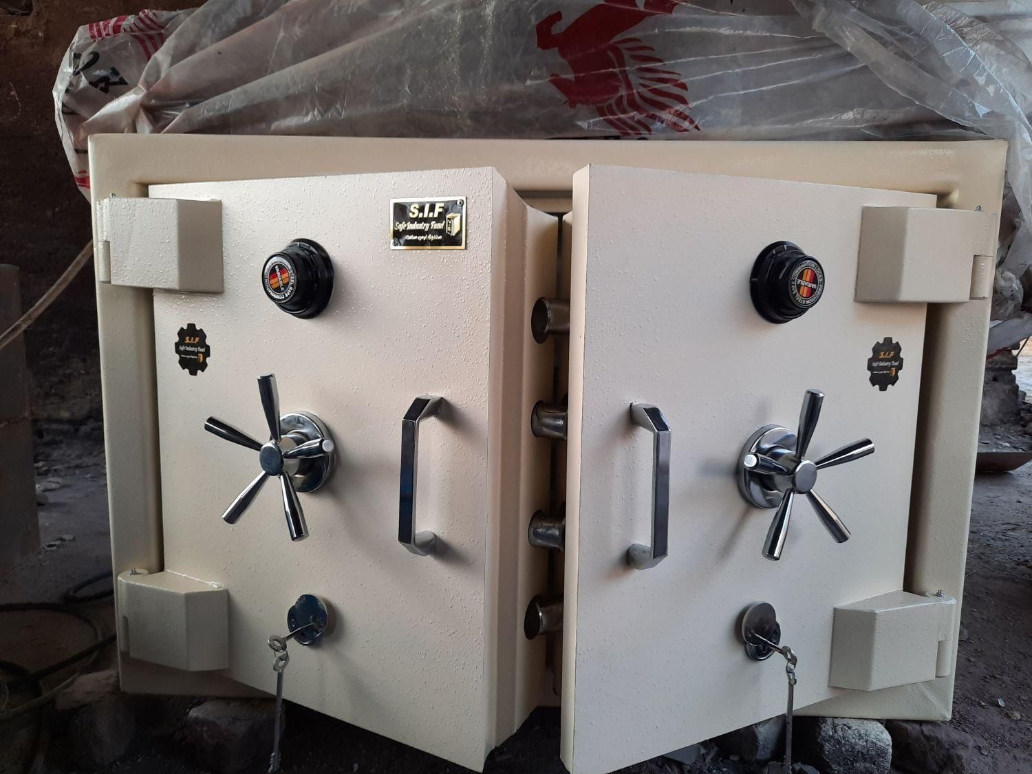 گاوصندوق عمق۶۱ طلاونقره وموبایل|عمدهفروشی|لار, |دیوار