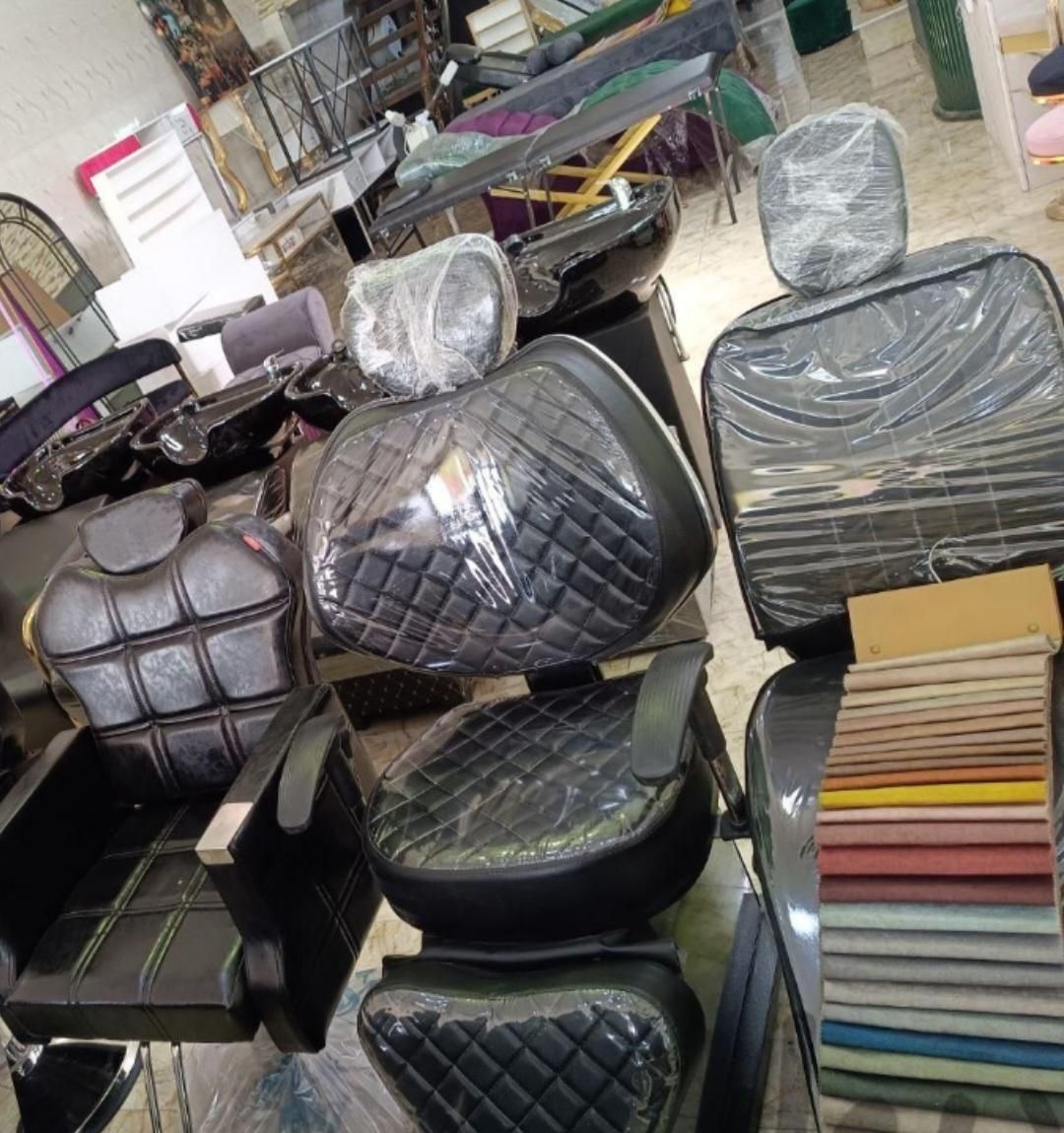 تخت تتو سرشور صندلی اصلاح تجهیزات آینه آرایشگاهی|آرایشگاه و سالن‌های زیبایی|شیراز, شهرک فرزانگان|دیوار