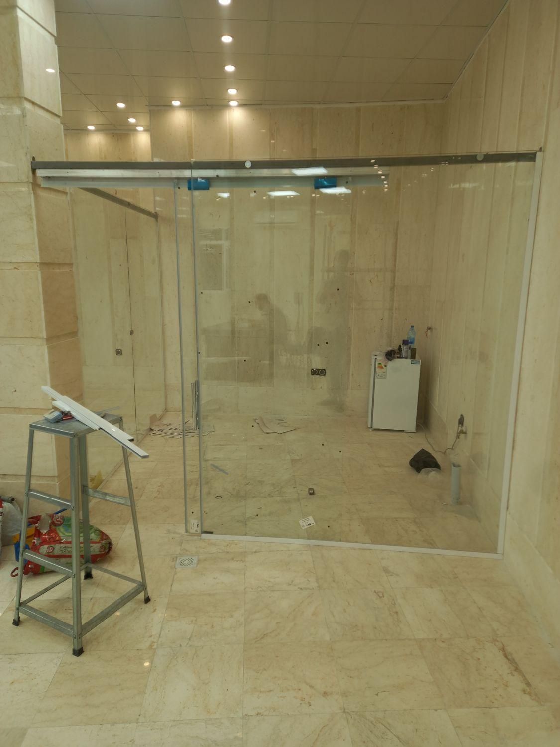 تهیه و اجرای درب شیشه سکوریت(تعمیرات،ریگلاژ)|خدمات پیشه و مهارت|تهران, تهرانپارس شرقی|دیوار