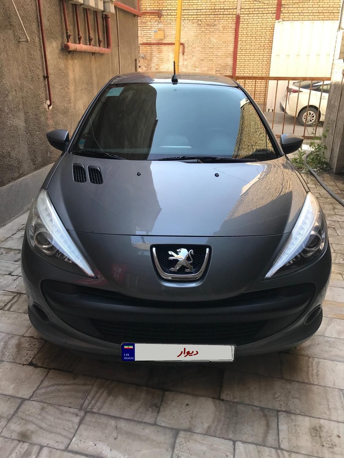 207دنده|خودرو سواری و وانت|مشهد, دانشجو|دیوار