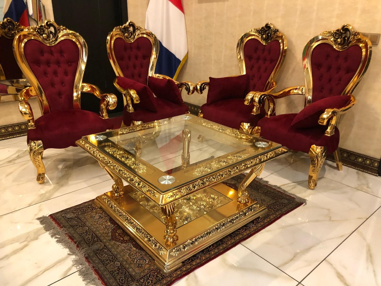 مبل سلطنتی مدرن وشیک/چهار‌نفره/کاملانو فوری|مبلمان خانگی و میز عسلی|تهران, درکه|دیوار