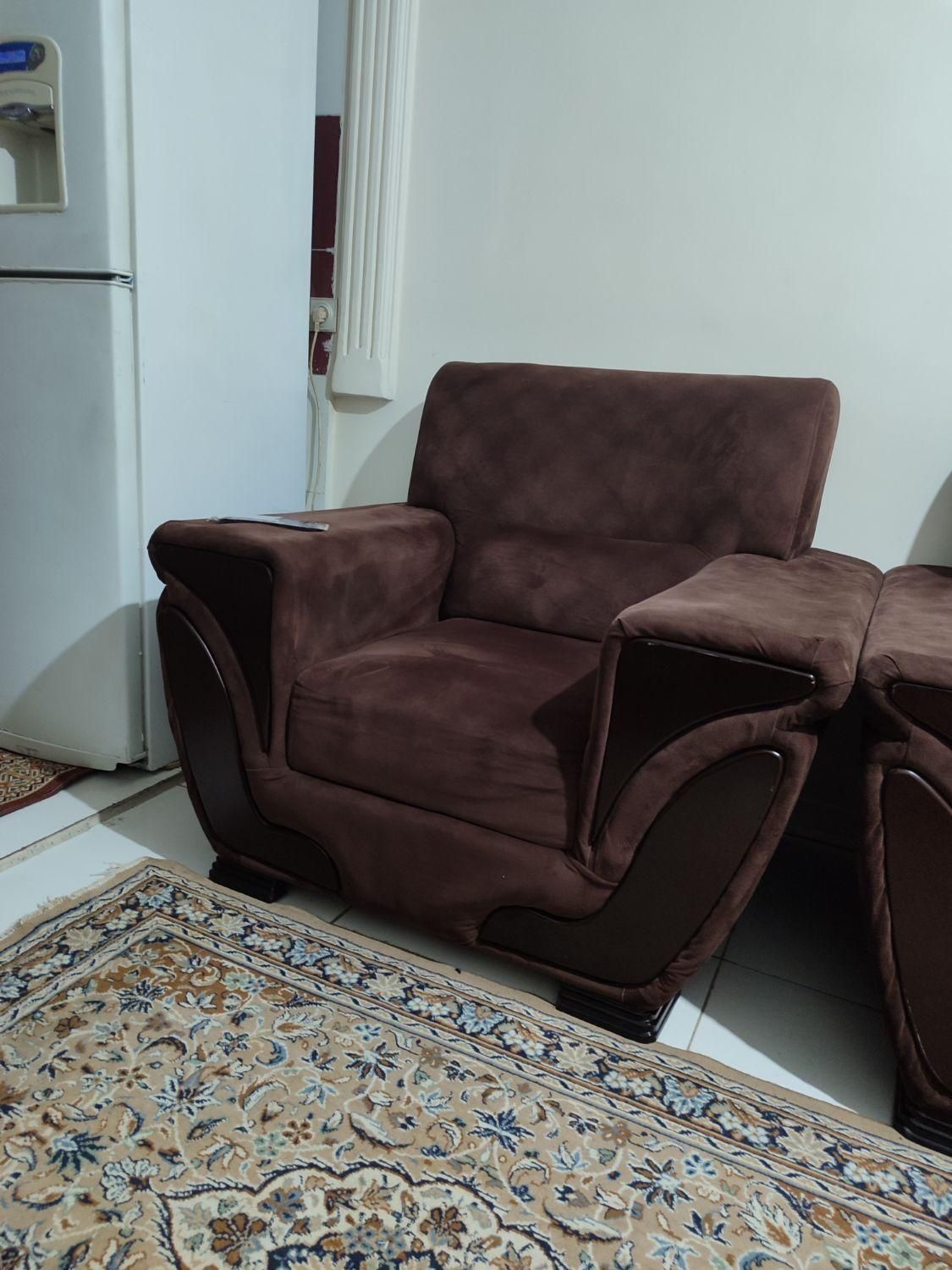 یک دست مبل ۶ نفره سالم وراحت|مبلمان خانگی و میز عسلی|تهران, تهرانپارس شرقی|دیوار
