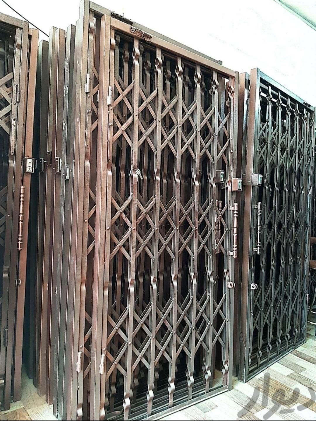 سازنده درب های اکاردیونی/حفاظ اکاردیونی/حفاظ نرده|مصالح و تجهیزات ساختمان|کرج, فاز ۲ مهرشهر|دیوار