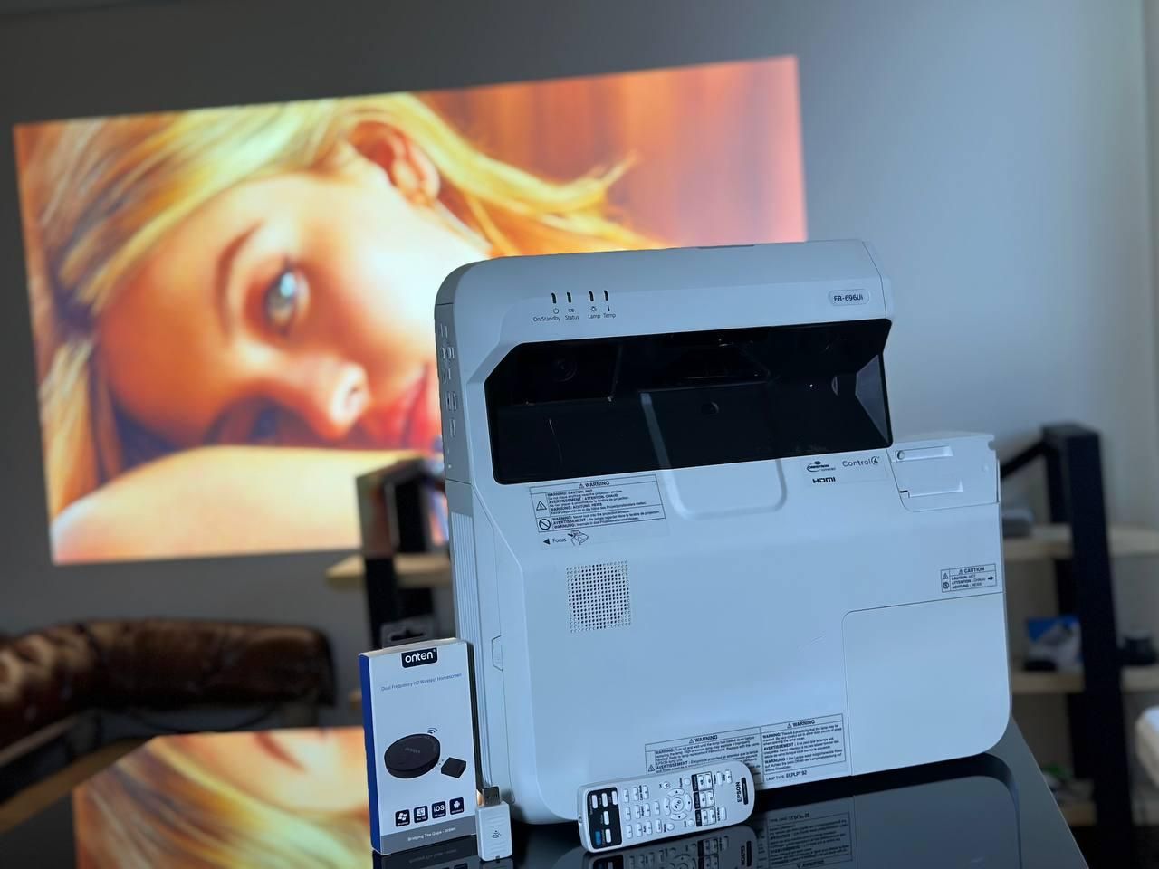 ویدئو پروژکتور Epson 696Ui|تلویزیون و پروژکتور|قم, سالاریه|دیوار