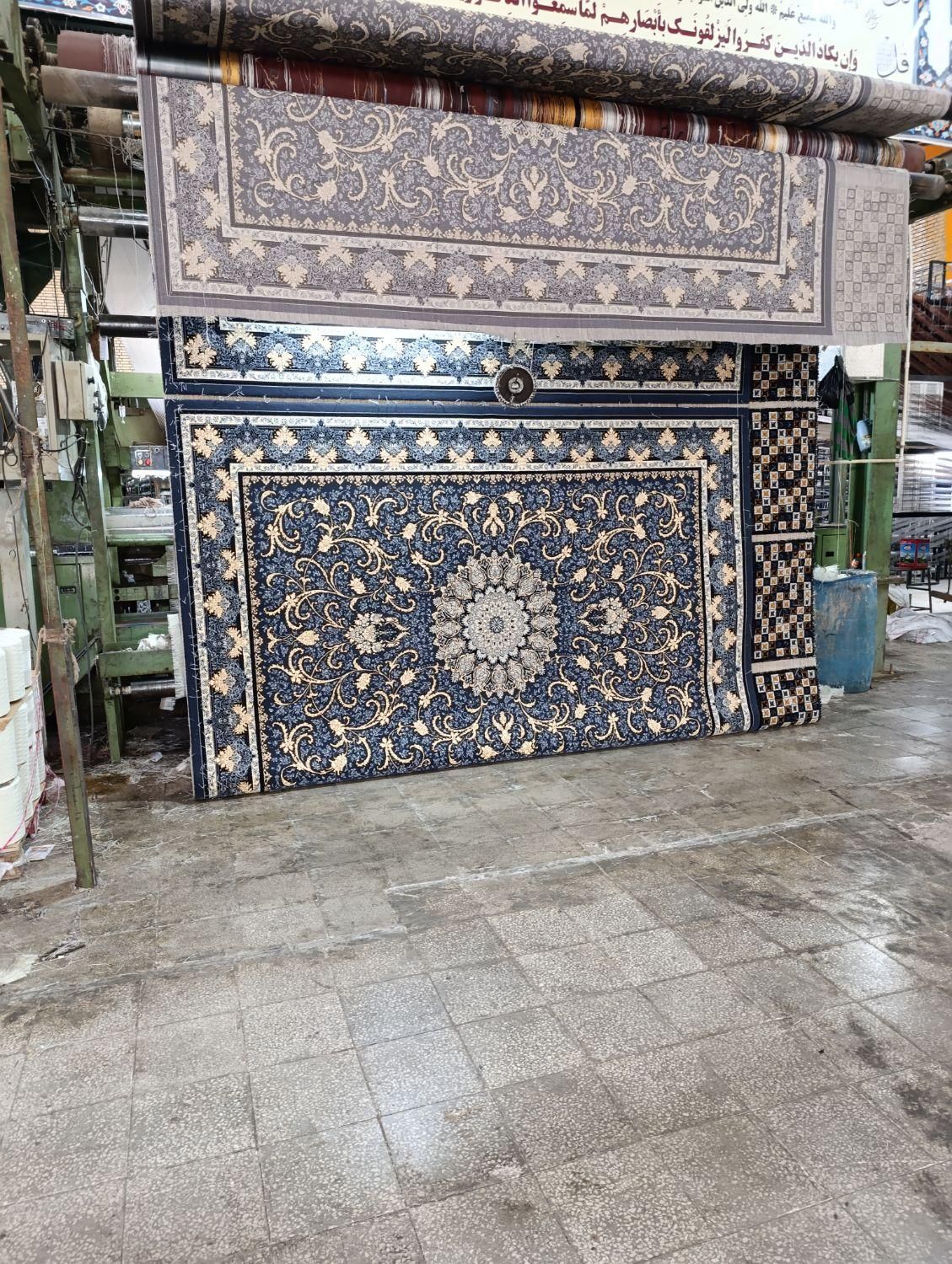 از کارخانه فرش ۷۰۰ شانه به خانه شما|فرش|کاشان, شهرک صنعتی فتح المبین|دیوار