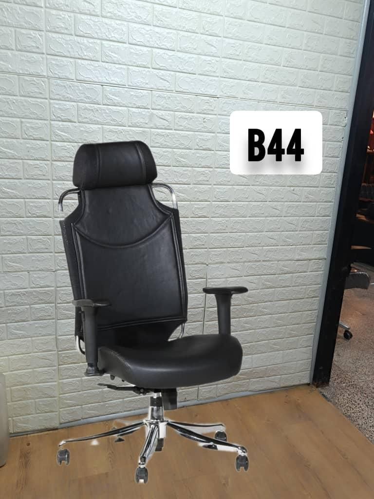 فروش انواع صندلی مدیریتی کیفیت بالا|صندلی و نیمکت|صومعهسرا, |دیوار