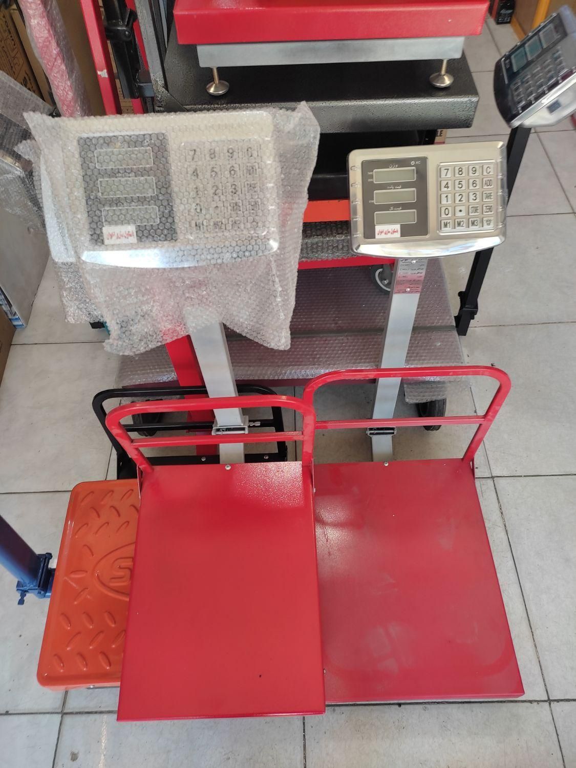 باسکول ۱۵۰ و ۲۰۰ کیلوگرم کمری ومحک|فروشگاه و مغازه|مشهد, ایثارگران|دیوار