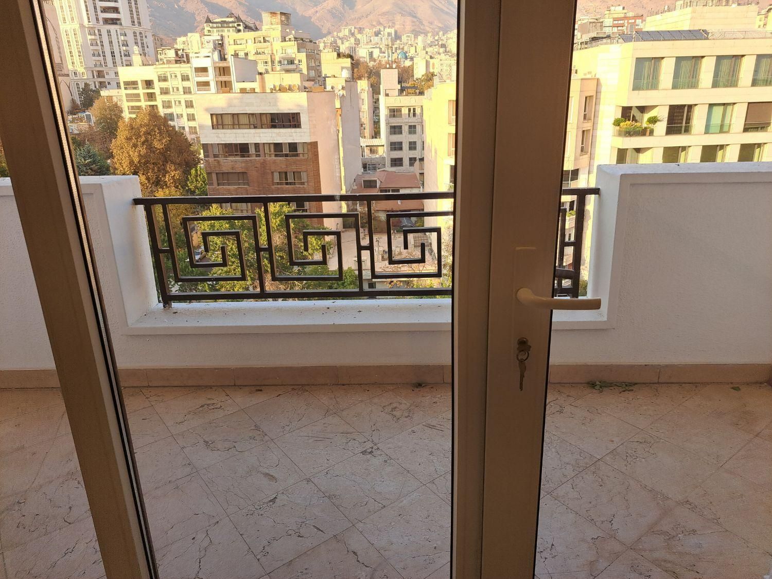 ۴۱۰ متر ۴خواب فرشته تراس بزرگ ویو ابدی