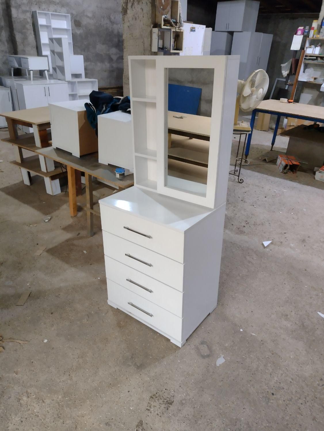 میزآرایش۴کشو سایز متوسط|جاکفشی، کمد، دراور|رشت, آب آسیاب|دیوار