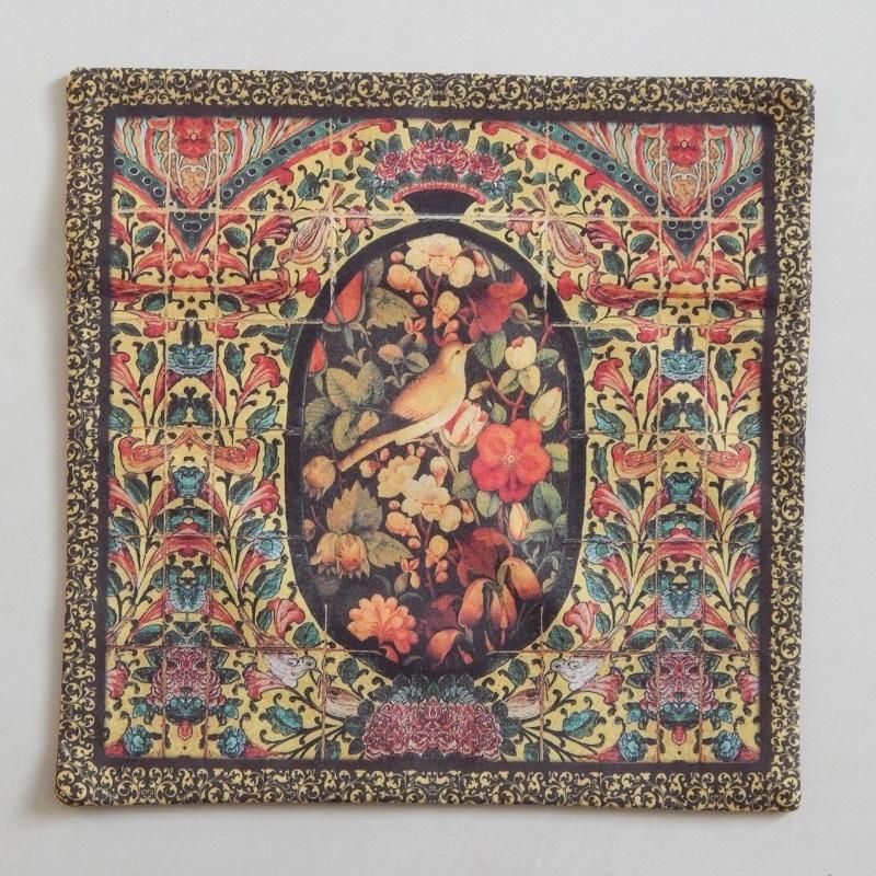 کوسن سنتی مخمل جدید طرح کاشی و گل و مرغ|رختخواب، بالش، پتو|تهران, منیریه|دیوار