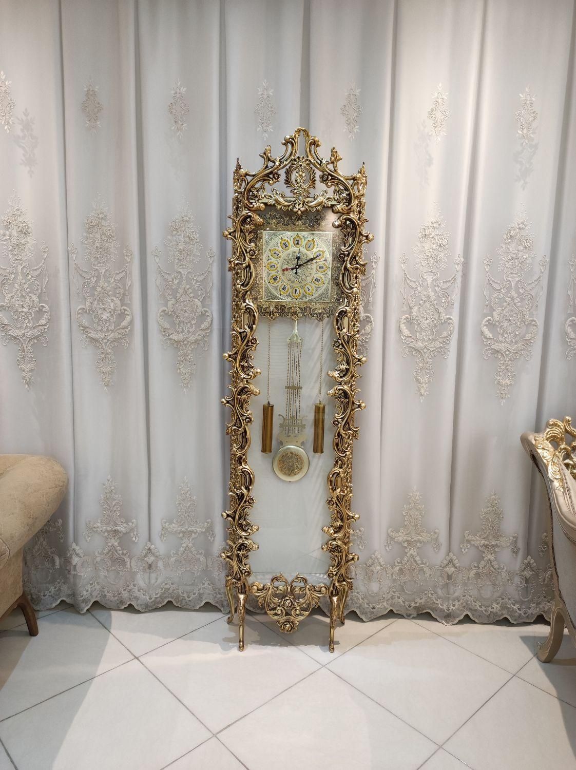 ساعت ایستاده کنارسالنی ویترینی ساعت طرح برنج|ساعت دیواری و تزئینی|مشهد, طلاب|دیوار